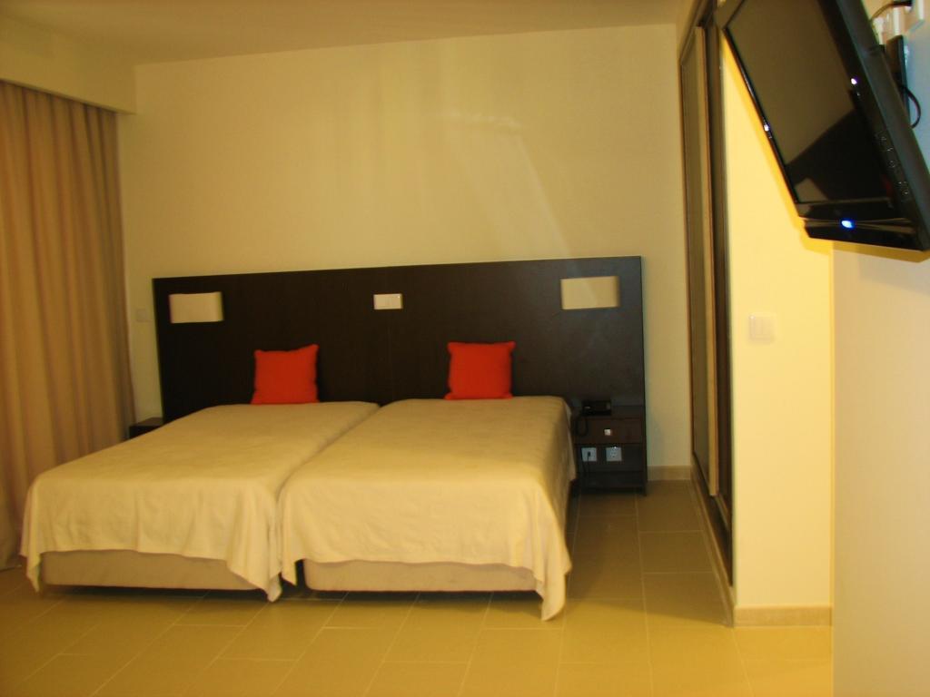 Hotel Apolo Vila Real de Santo António Quarto foto